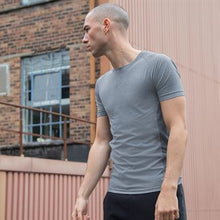 Charger l&#39;image dans la galerie, T-shirt coupe slim pour homme