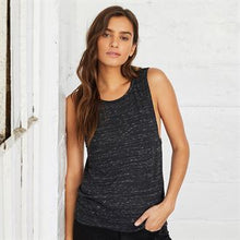 Charger l&#39;image dans la galerie, T-shirt muscle à encolure profonde Flowy femme
